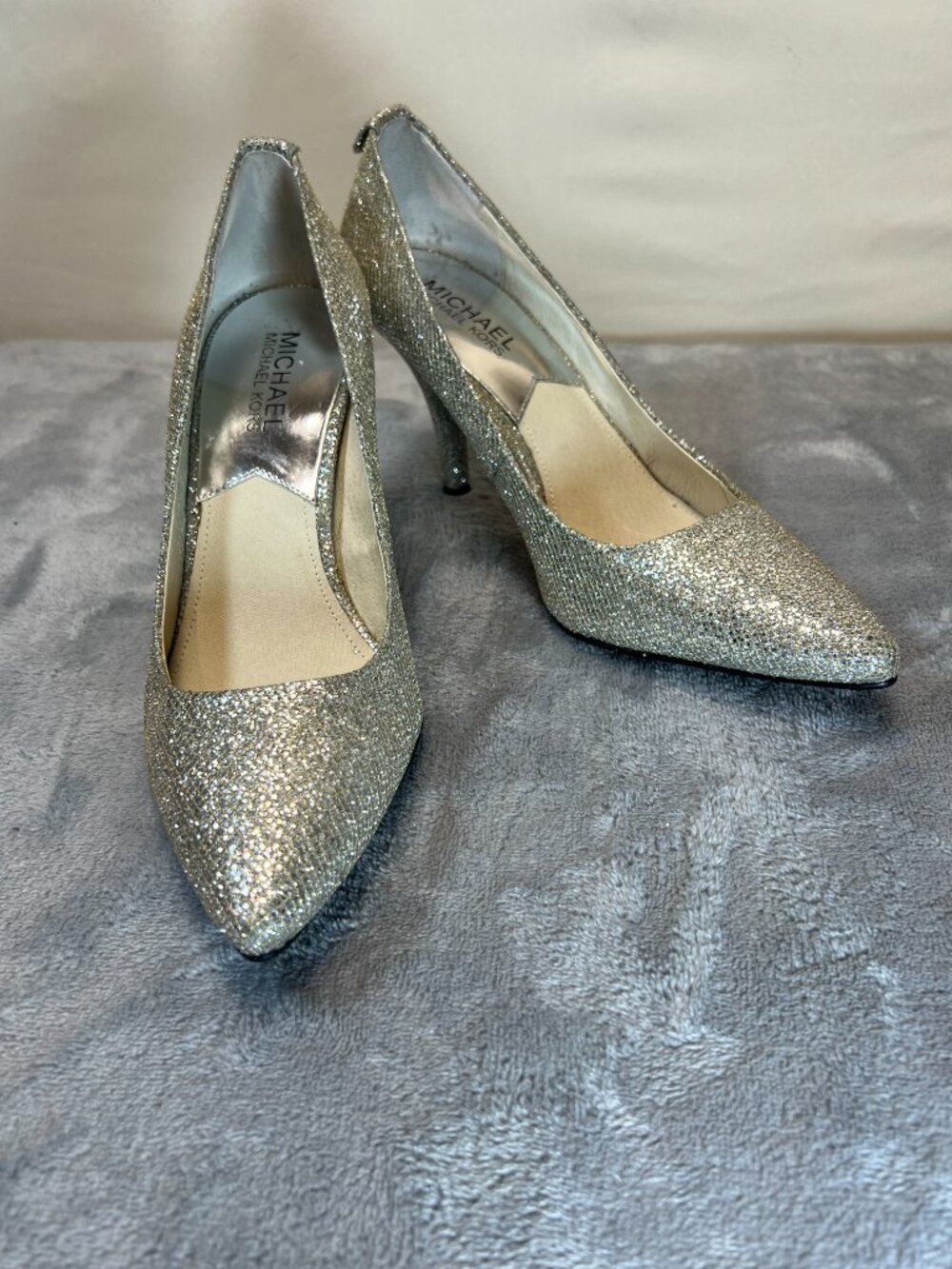 Michael Kors silver glitter pointed toe pumps size 7